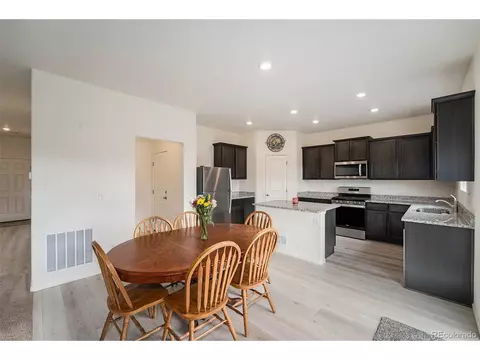 305 Maple St, Bennett, CO 80102 photo 8