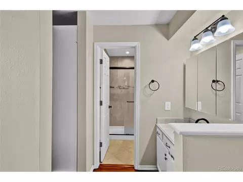Bath - 14702 Evans Ave, Aurora, CO 80014 photo 3 of 6
