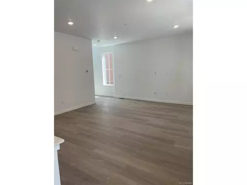 6750 Juniper Dr, Thornton, CO 80602 photo 2