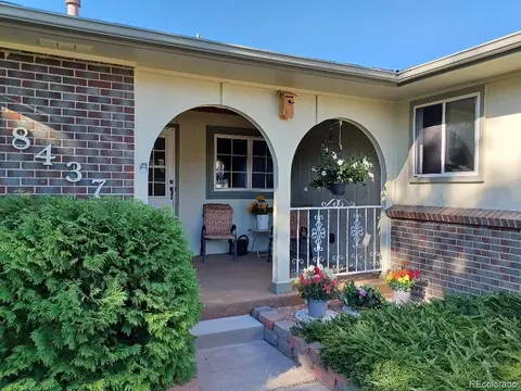8437 Chase Dr, Arvada, CO 80003 photo 2