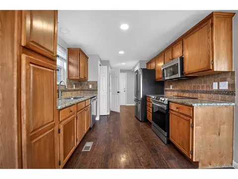 Kitchen - 22471 E Princeton Dr, Aurora, CO 80018 photo 4 of 4