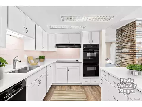 7102 S Vine St, Centennial, CO 80122