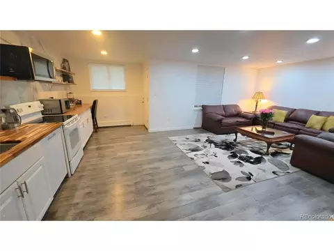 1525 S Holly St #104, Denver, CO 80222
