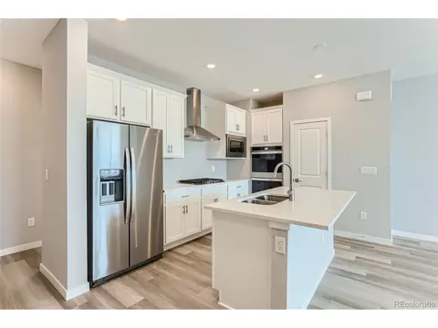 362 N Geneva St, Aurora, CO 80010