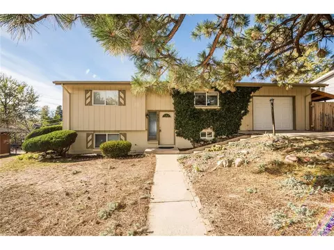 835 S Queen Way, Lakewood, CO 80226