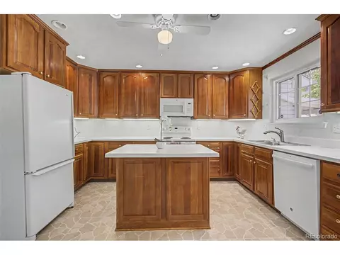 Kitchen - 14213 E Marina Dr, Aurora, CO 80014 photo 4 of 4