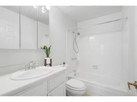Bath - 14213 E Marina Dr, Aurora, CO 80014 photo 3 of 5