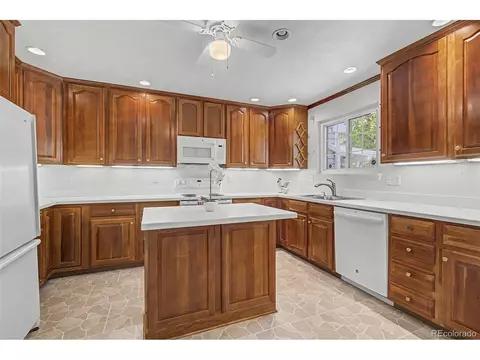 Kitchen - 14213 E Marina Dr, Aurora, CO 80014 photo 2 of 4