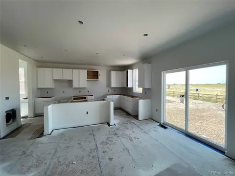 46557 Sunrise Ct, Bennett, CO 80102 photo 5