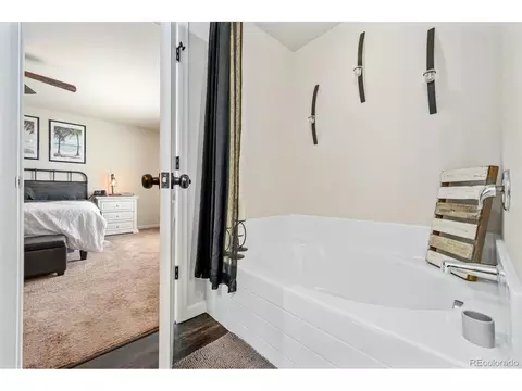 Bath - 11201 Charles St, Longmont, CO 80504 photo 2 of 4