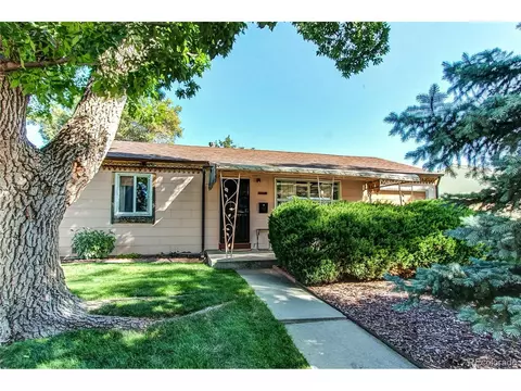 800 Macon St, Aurora, CO 80010