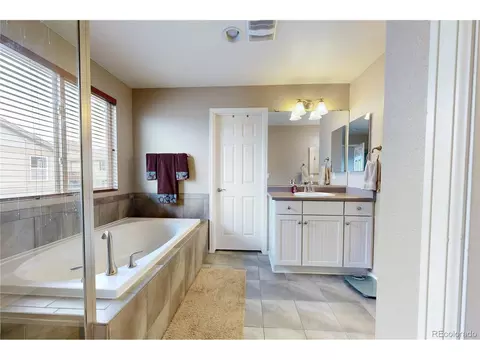 Bath - 7790 E 123rd Ave, Thornton, CO 80602 photo 6 of 7