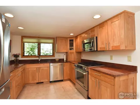 3625 Roundtree Ct, Boulder, CO 80304 photo 4