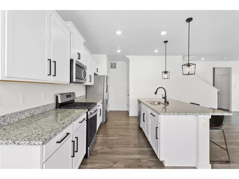 Kitchen - 140 Racer St, Bennett, CO 80102 photo 4 of 6