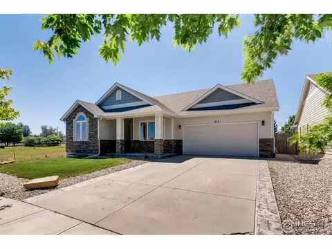 215 Redcloud Ave, Berthoud, CO 80513 photo 1