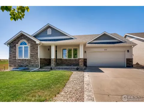 215 Redcloud Ave, Berthoud, CO 80513 photo 2