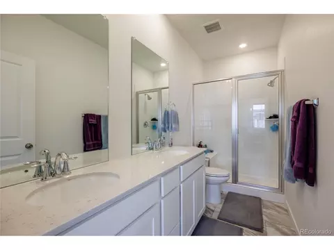 Bath - 9072 Gladiola Way #E, Arvada, CO 80005 photo 1 of 2
