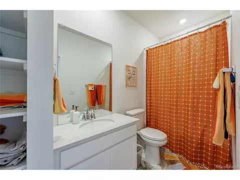 Bath - 9072 Gladiola Way #E, Arvada, CO 80005 photo 2 of 2