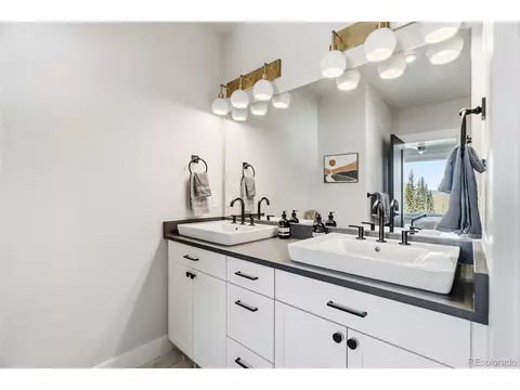 Bath - 283 Mckay Rd, Silverthorne, CO 80498 photo 5 of 6