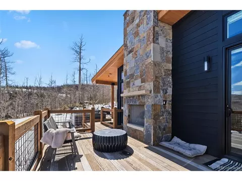 Exterior - 283 Mckay Rd, Silverthorne, CO 80498 photo 4 of 13