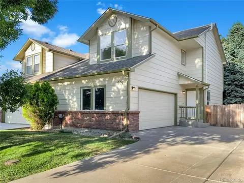 997 Winona Cir, Loveland, CO 80537