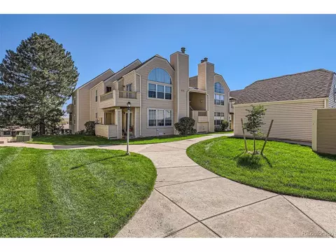 975 S Miller St #302, Lakewood, CO 80226