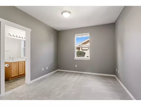 Bedroom - 9901 E 26th Ave, Denver, CO 80238 photo 1 of 5