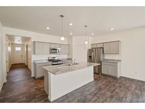 45822 Laceleaf Dr, Bennett, CO 80102 photo 3