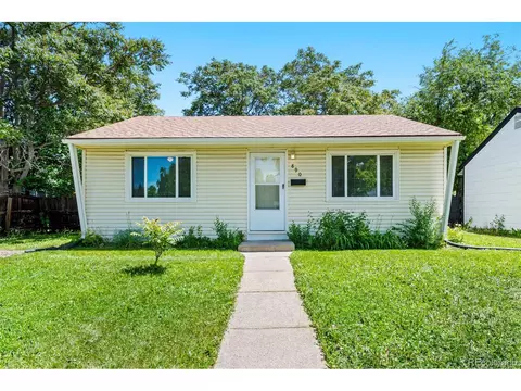 890 Kenton St, Aurora, CO 80010