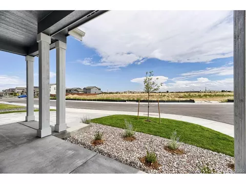 Exterior - 46515 Sunrise Ct, Bennett, CO 80102 photo 5 of 7
