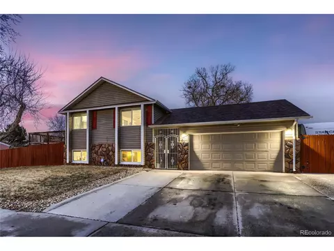 5274 Wheeling St, Denver, CO 80239 photo 2