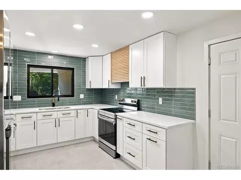 Kitchen - 13899 E 25th Ave, Aurora, CO 80011 photo 3 of 3