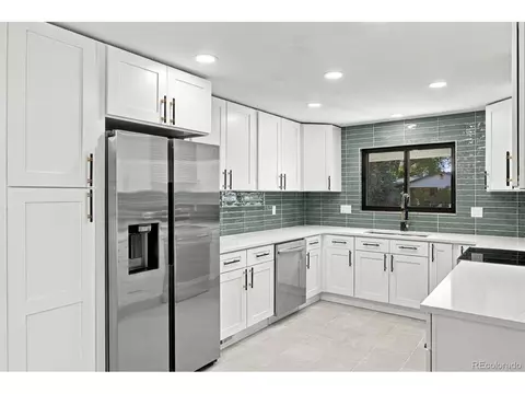 Kitchen - 13899 E 25th Ave, Aurora, CO 80011 photo 2 of 3