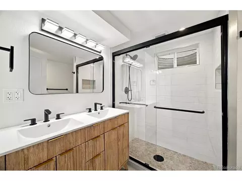 Bath - 13899 E 25th Ave, Aurora, CO 80011 photo 2 of 2