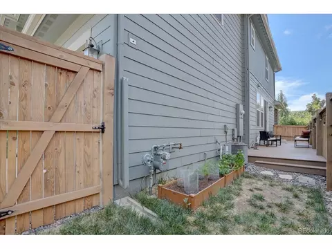 Exterior - 11279 E 25th Dr, Aurora, CO 80010 photo 3 of 6