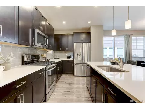 Kitchen - 11279 E 25th Dr, Aurora, CO 80010 photo 2 of 4