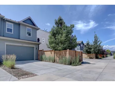 Exterior - 11279 E 25th Dr, Aurora, CO 80010 photo 4 of 6