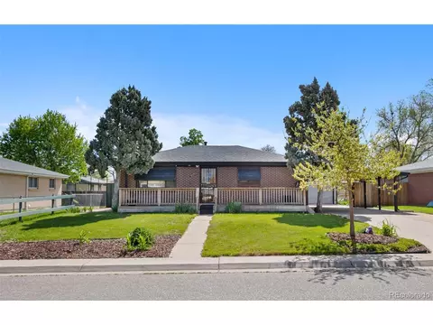 3032 Blackhawk St, Aurora, CO 80011