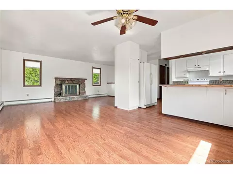 Living - 201 Hillcrest Cir, Rangely, CO 81648 photo 3 of 6