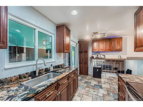 16026 E Warren Pl, Aurora, CO 80013 photo 6