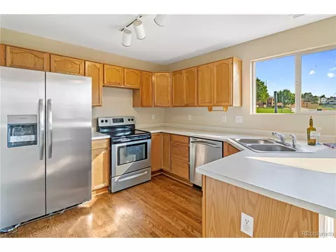 19568 E 18th Ave, Aurora, CO 80011 photo 3