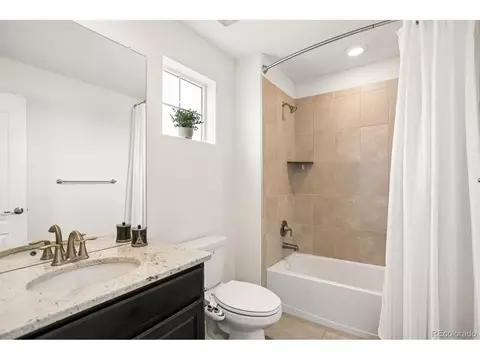 Bath - 27790 E Links Pl, Aurora, CO 80016 photo 1 of 9