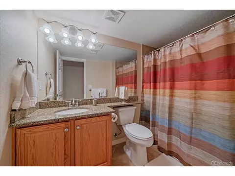 Bath - 22124 Euclid Dr, Aurora, CO 80016 photo 4 of 4