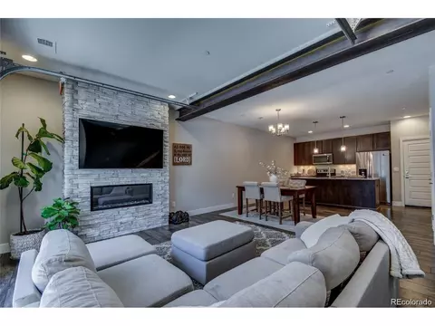 19560 E Sunset Cir, Centennial, CO 80015 photo 6