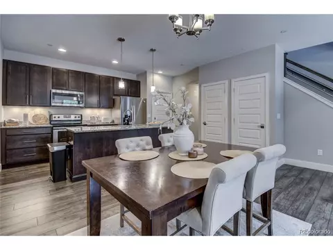 19560 E Sunset Cir, Centennial, CO 80015 photo 3