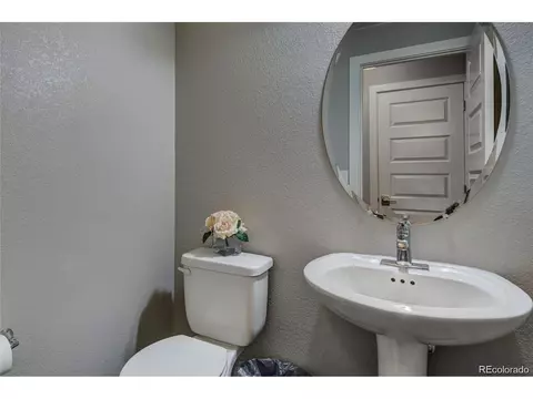 19560 E Sunset Cir, Centennial, CO 80015 photo 9