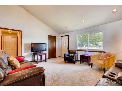 1201 Cedar Dr, Berthoud, CO 80513 photo 2