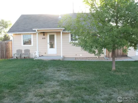 209 17th Ave, Greeley, CO 80631 photo 2
