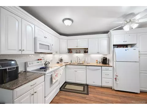 650 S Clinton St #11B, Denver, CO 80247