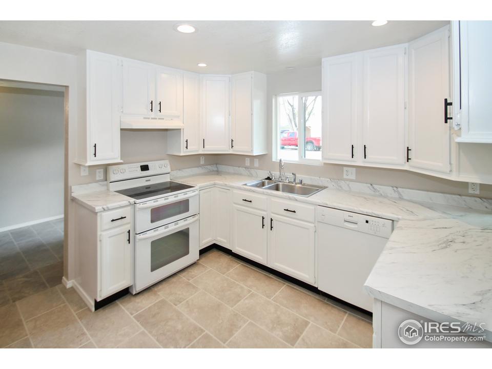  509 Cheyenne St, Fort Morgan, CO 80701 photo 3
